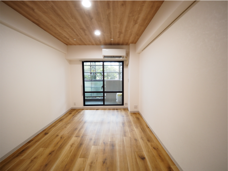 P8280085_居室-AF3.png