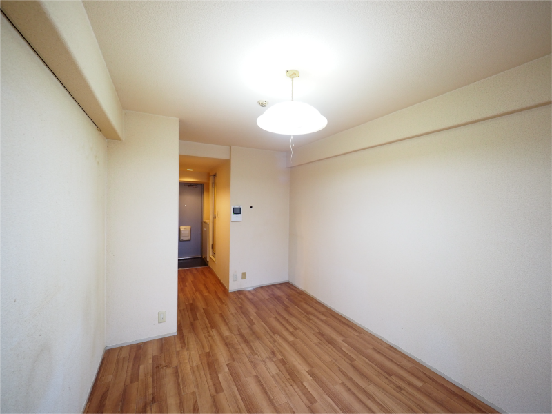 P8280085_居室-BF2.png
