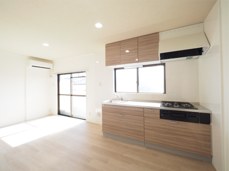 P8160041_キッチン-AF.png