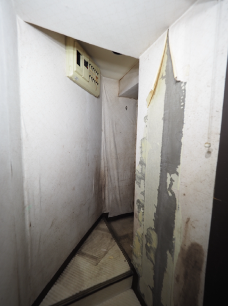P4230093_勝手口-BF.png