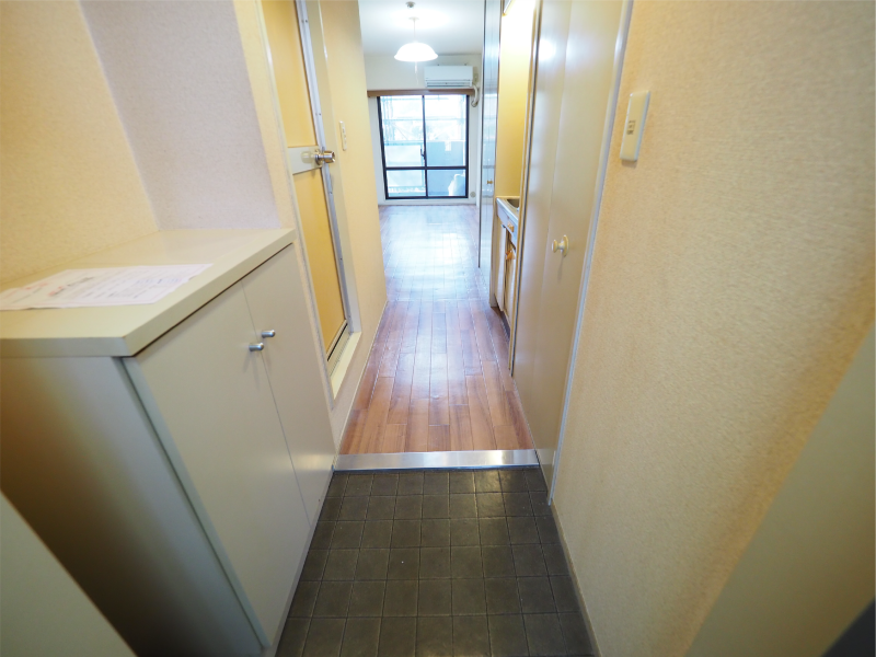 P8280085_玄関-BF.png